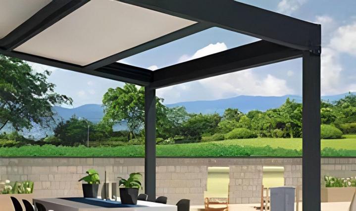 Réalisation de pergolas bioclimatique et store banne à Perpignan