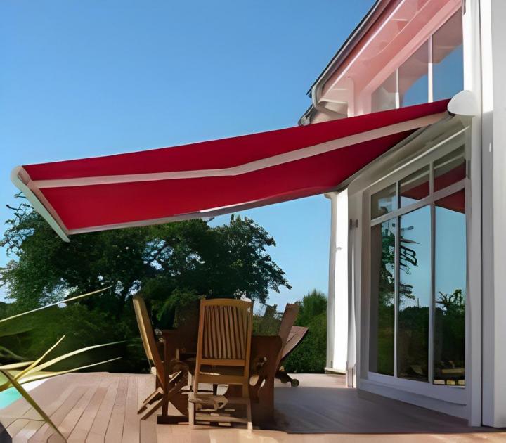 Création de pergolas bioclimatique et store banne à Perpignan